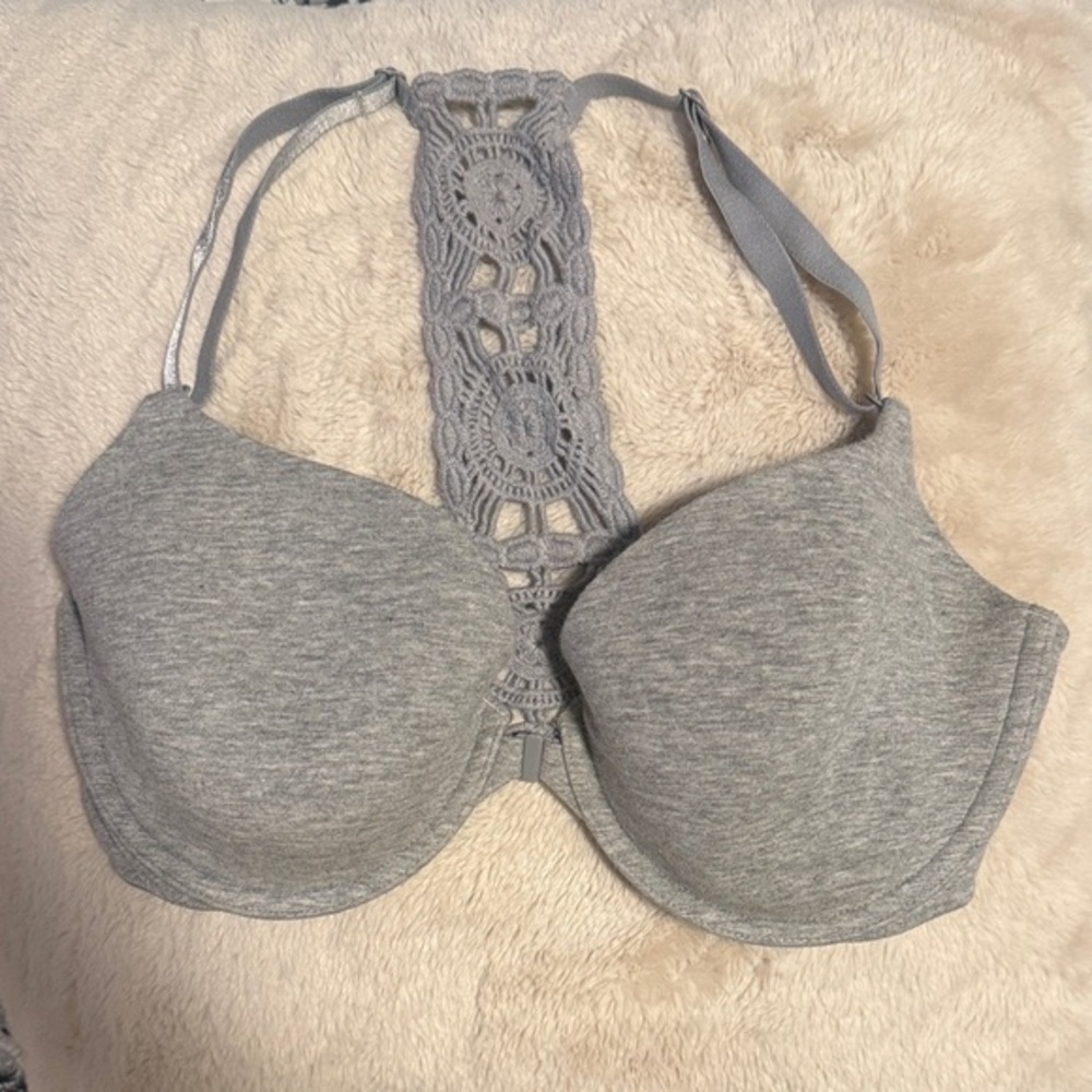 Victoria’s Secret || Front Closure Lined Demi (34DD)